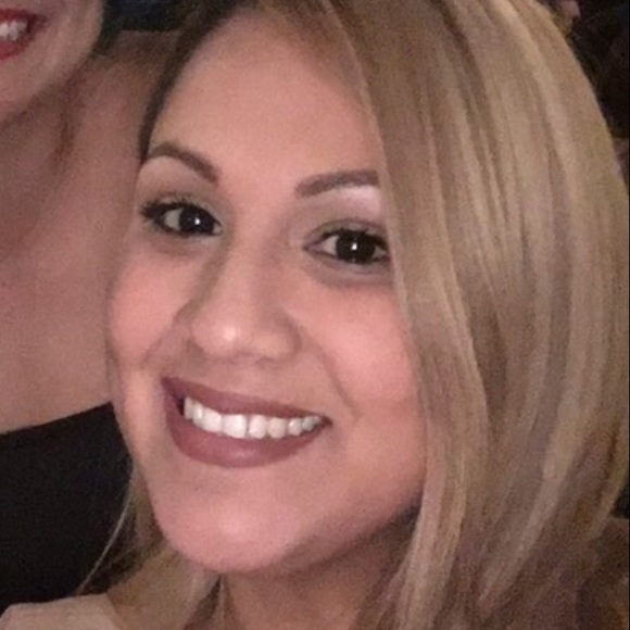 Meet your Posher, Janet - Picture 1 of 1